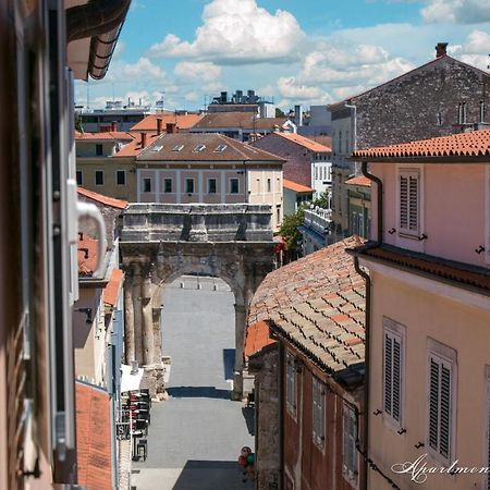 Penthouse Leonarda with private parking Apartment Pula Bagian luar foto