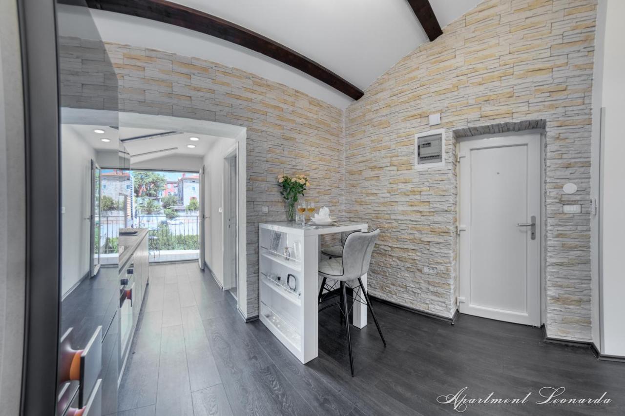 Penthouse Leonarda with private parking Apartment Pula Bagian luar foto