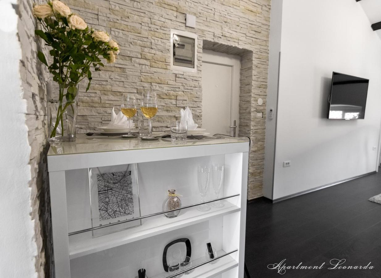 Penthouse Leonarda with private parking Apartment Pula Bagian luar foto
